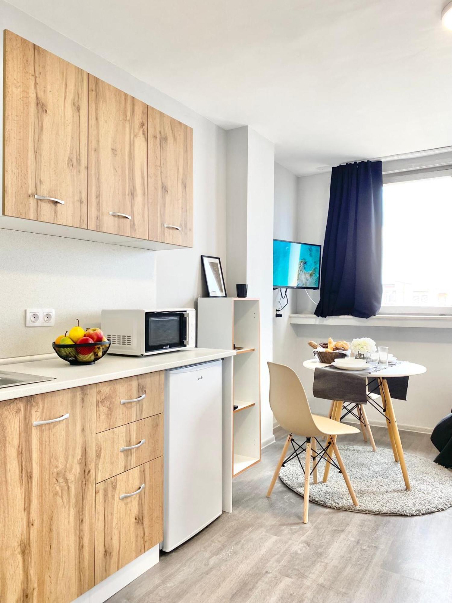 Hello Studios Budget Stays Free Parking & Wifi Stara Zagora Exteriör bild