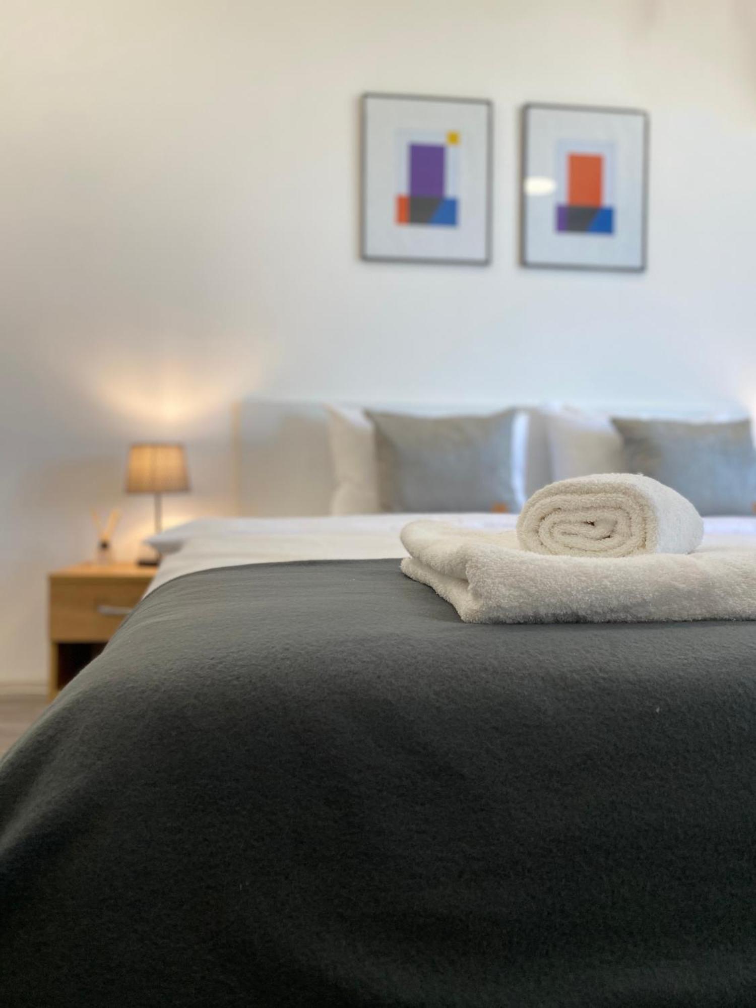 Hello Studios Budget Stays Free Parking & Wifi Stara Zagora Exteriör bild