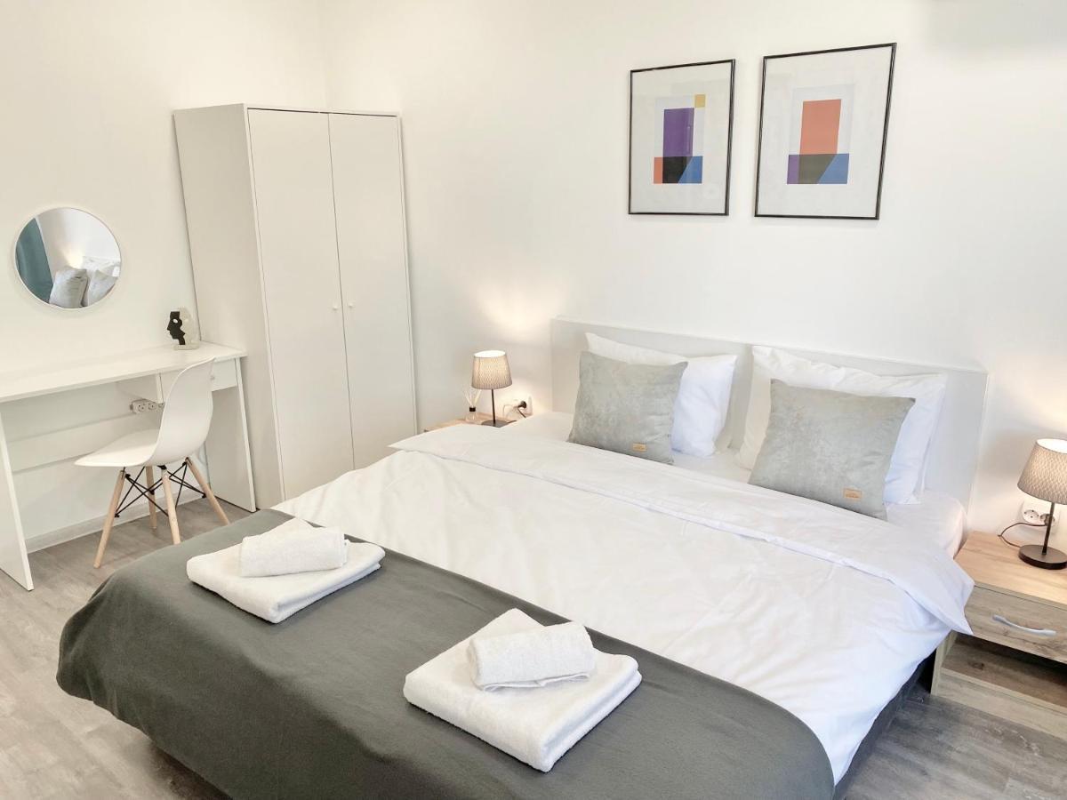 Hello Studios Budget Stays Free Parking & Wifi Stara Zagora Exteriör bild