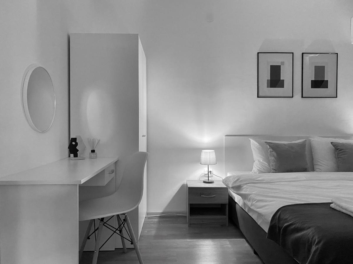 Hello Studios Budget Stays Free Parking & Wifi Stara Zagora Exteriör bild