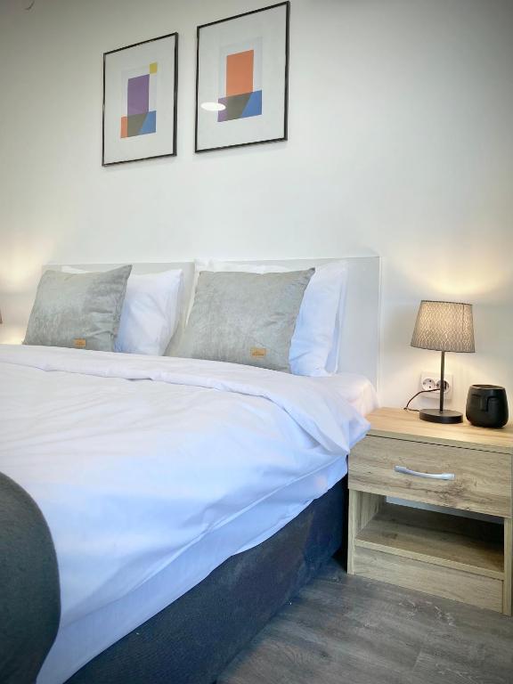 Hello Studios Budget Stays Free Parking & Wifi Stara Zagora Exteriör bild